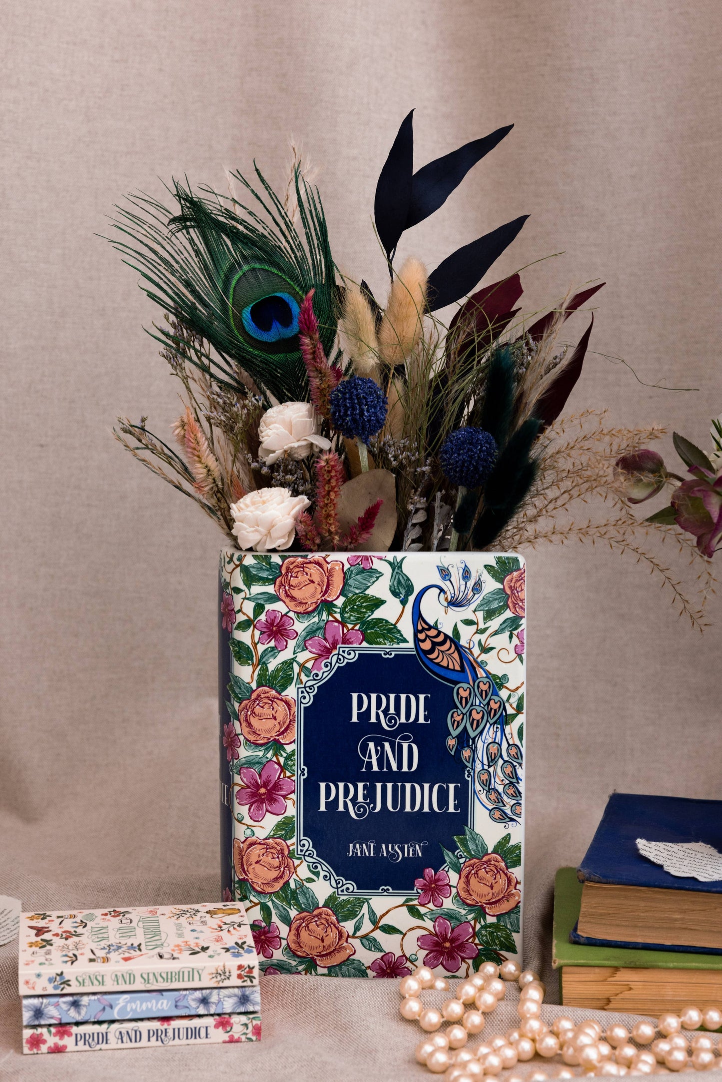 (CASE PACK) Large Book Vase, Pride and Prejudice