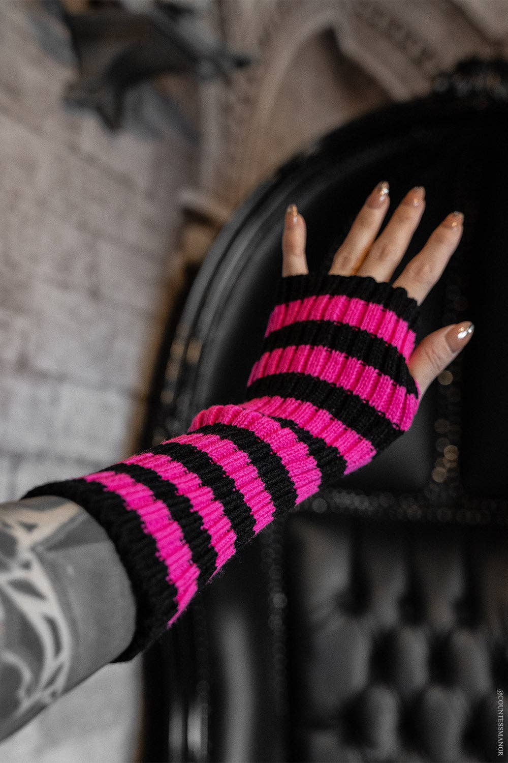 Spooky Striped Arm Warmers Black/Pink