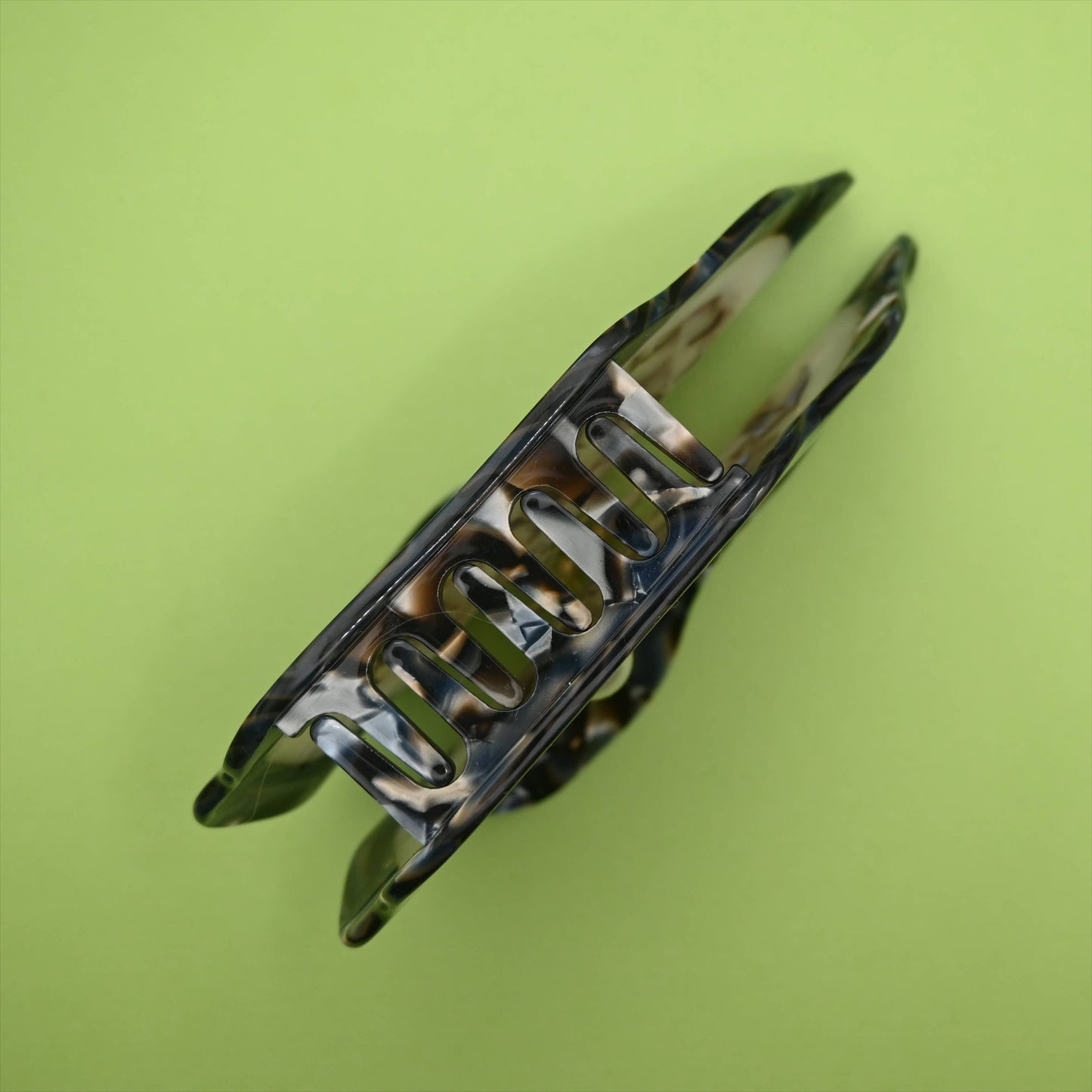 Oyster Hair Clip