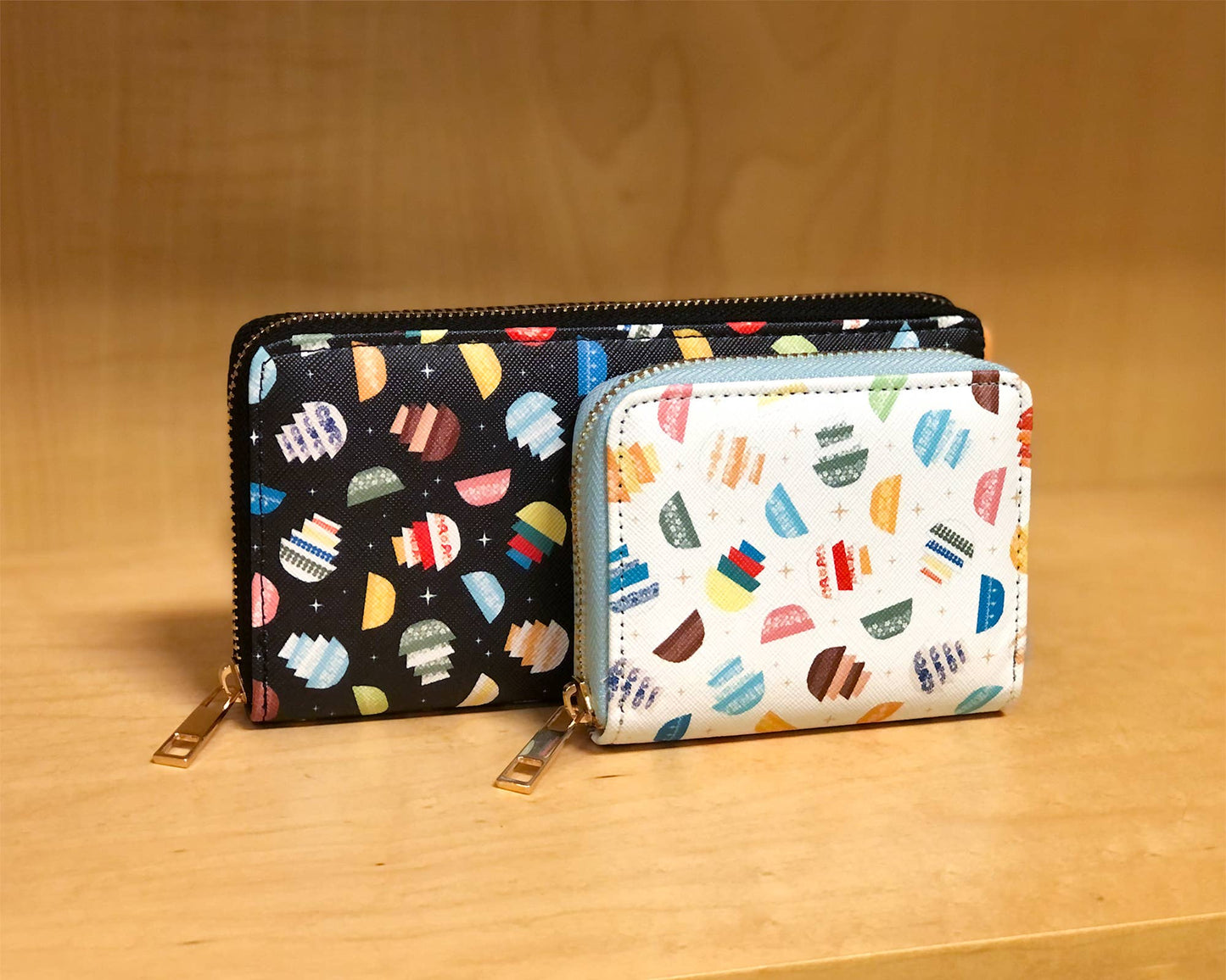 Pyrex-Inspired Retro Kitchen Wallet | 2 Sizes Available: Accordion Zip Wallet (Black)