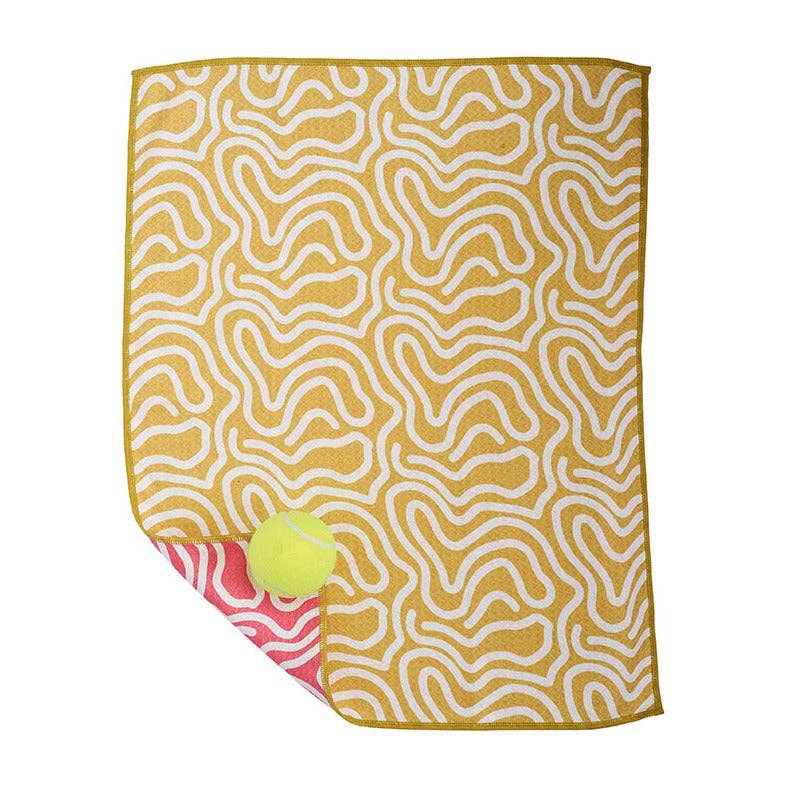 Curly Cue Towel in Pink