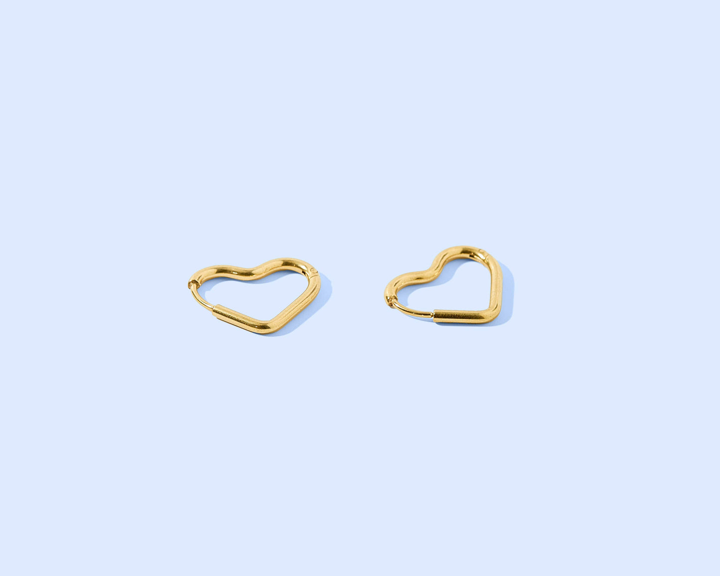 Huggie Earrings - Gold-Plated Hearts