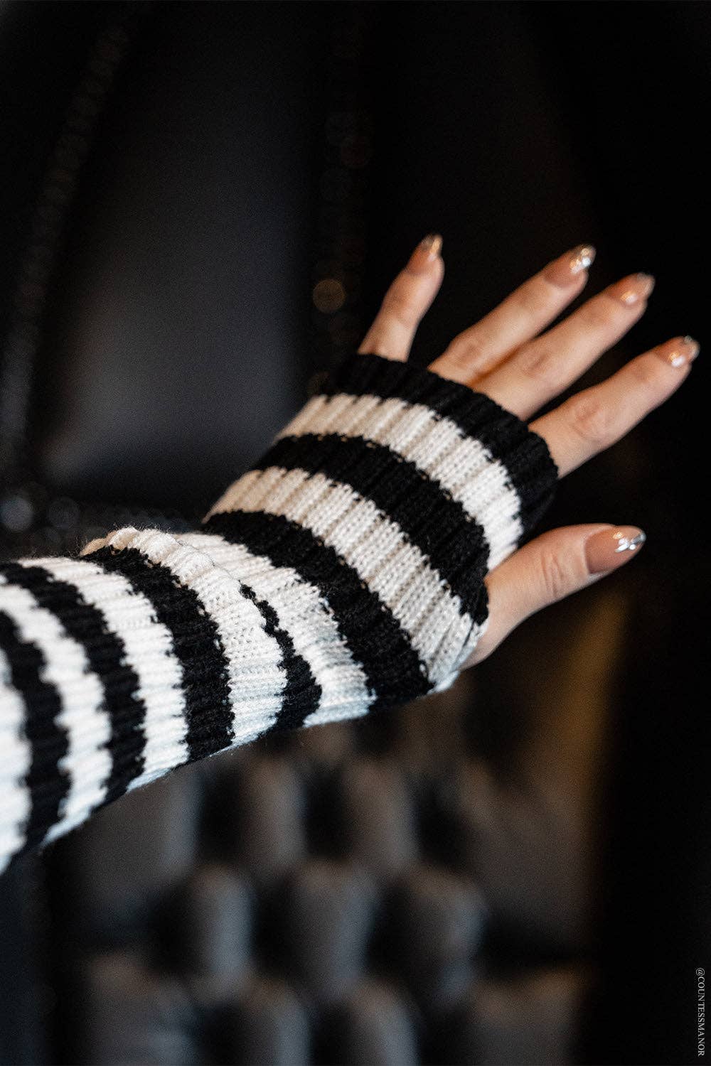 Spooky Striped Arm Warmers Black/White