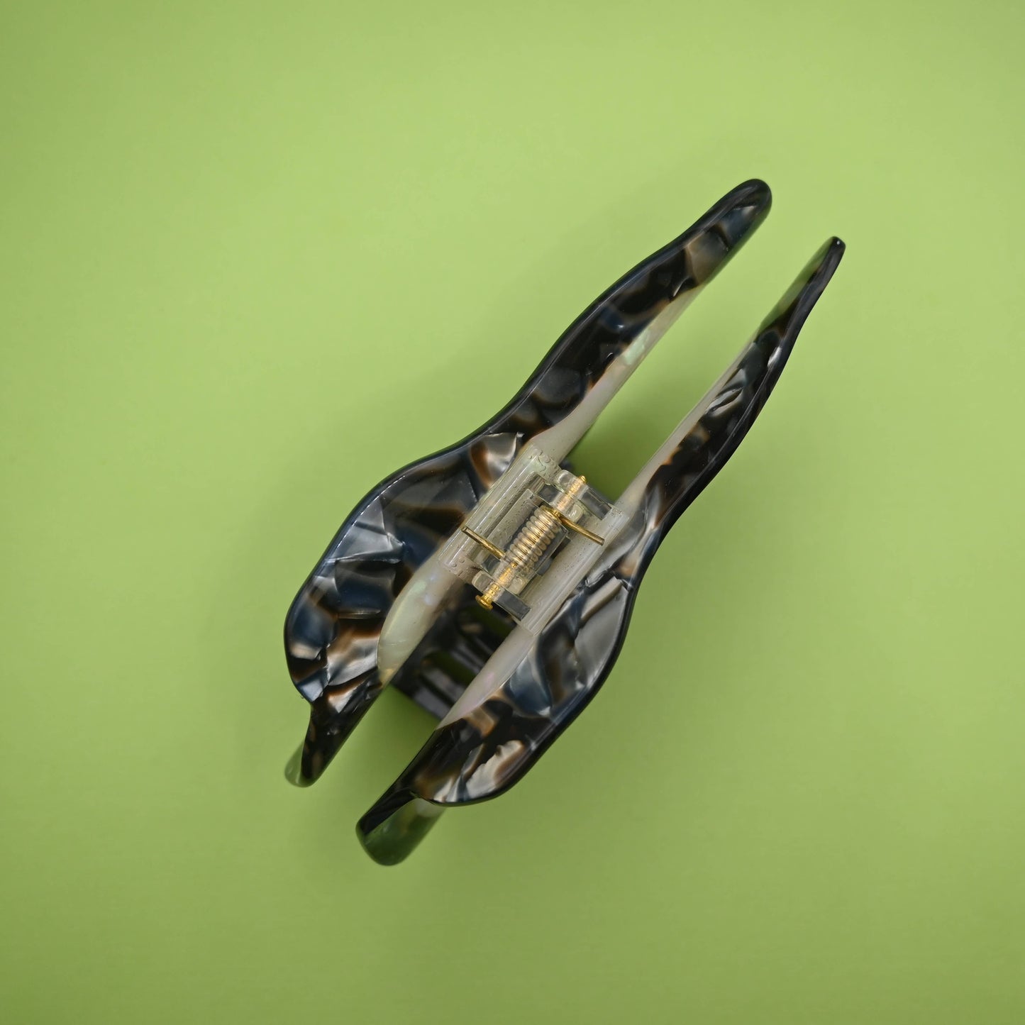 Oyster Hair Clip