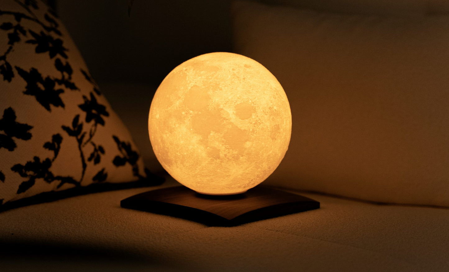 Smart LunaSpin Lamp from Gingko Designs
